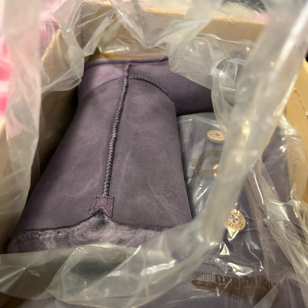 Brand New UGG Bailey Triple Button Boots